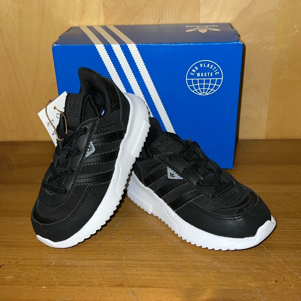 Adidas Retropy F2 EL Toddler’s Shoes NIB